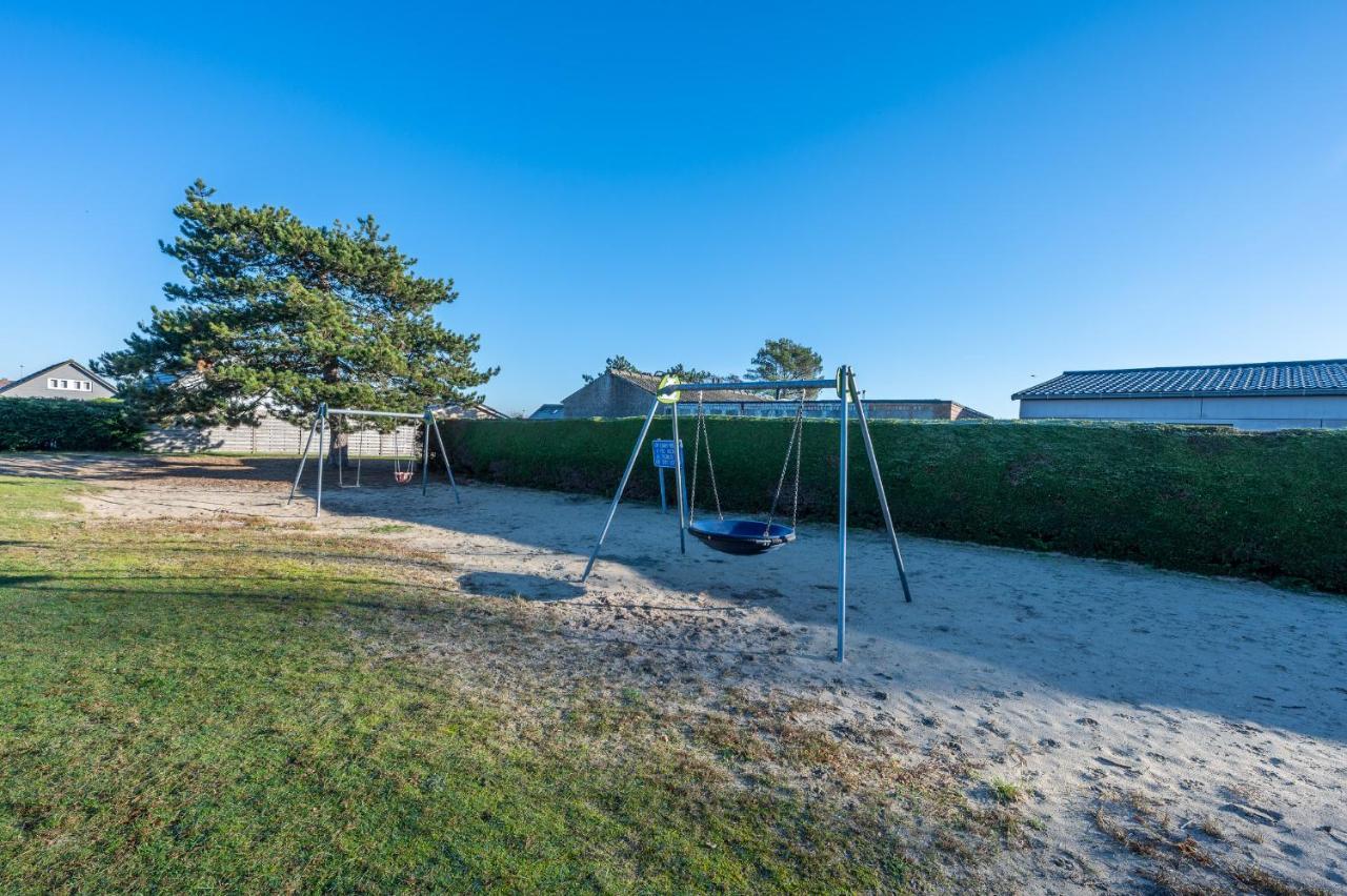 Holiday home De Strandjutter 8 Persons
