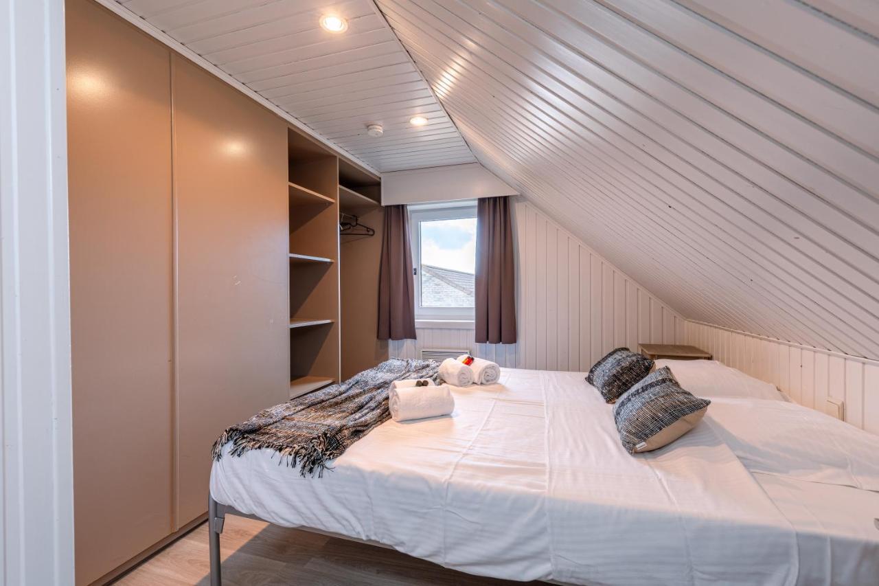 Holiday home De Strandjutter 8 Persons