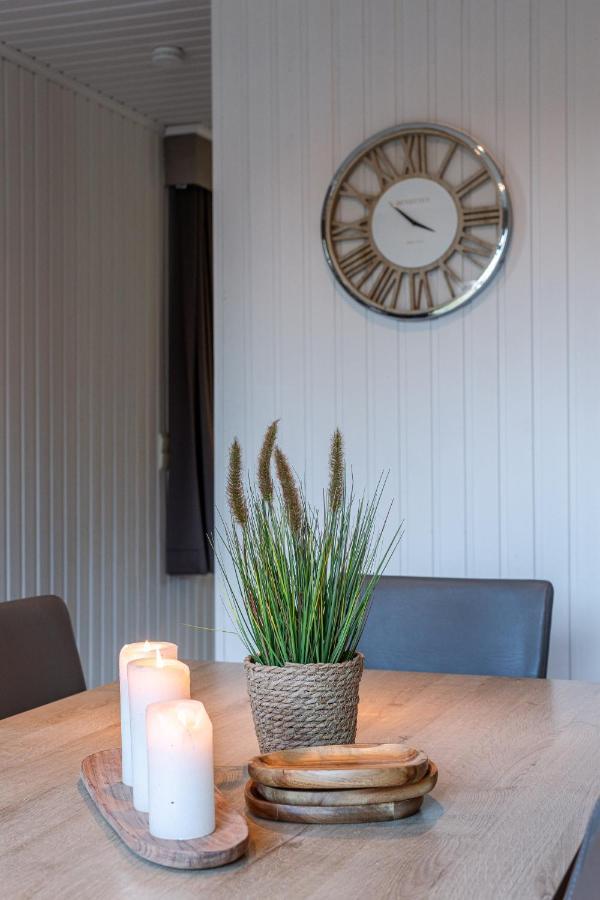 Holiday home De Strandjutter 8 Persons